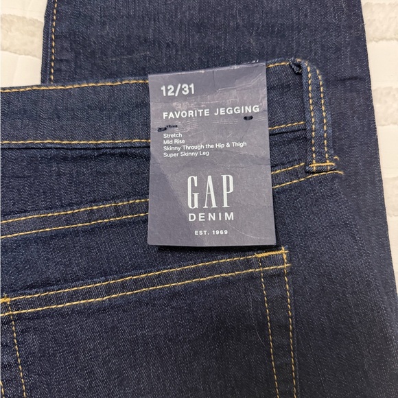GAP Women's Deep Indigo Skinny Jeans - Picture 10 of 14